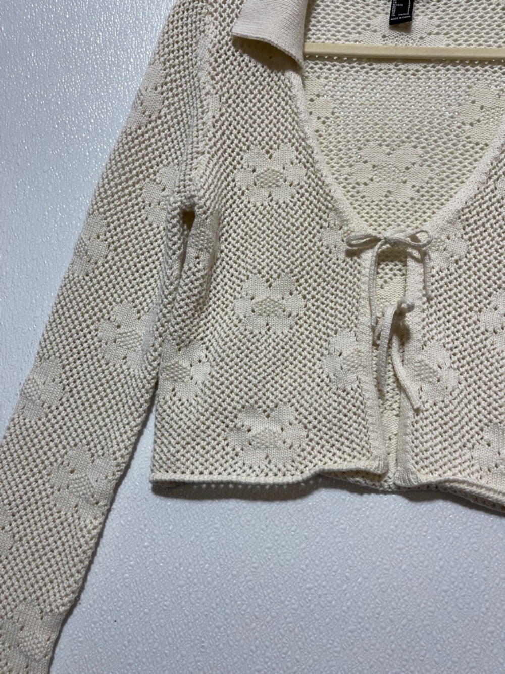 3/$30 Forever 21 Cream Collared Tie-Front V-Neck Sweater - Picture 5 of 6